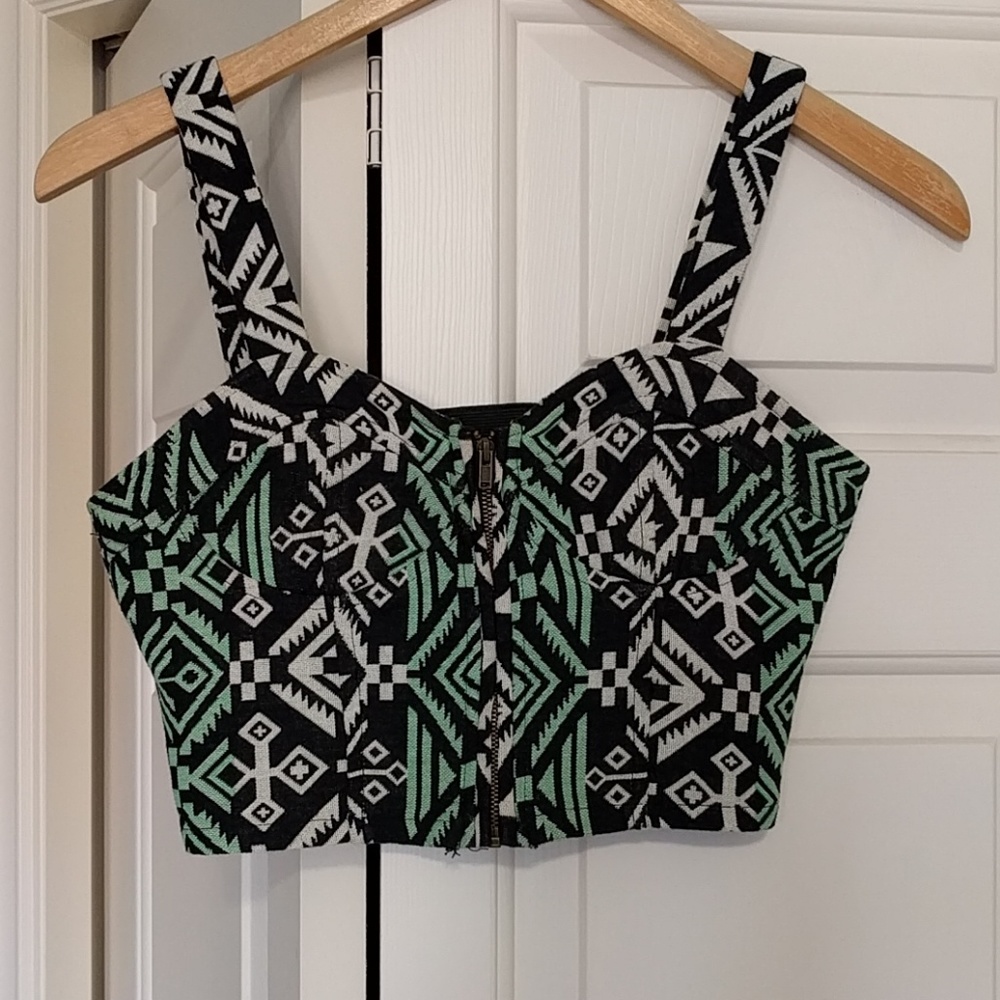 XS Urban Outfitters crop top